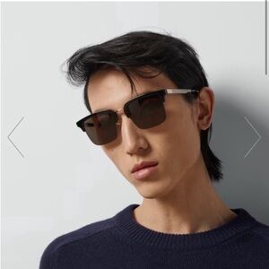 GUCCI GG1226S RECTANGULAR
FRAME SUNGLASSES